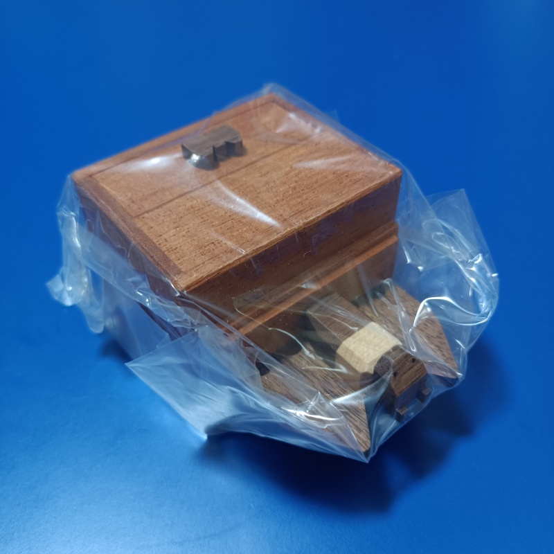 Brand New!! "Thinking Bat" Karakuri Box Yoh Kakuda.