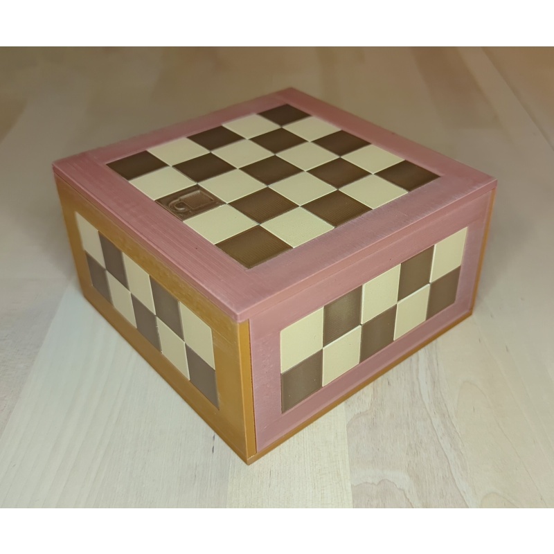 Chess Box, by Benno de Grote (Discontinued)