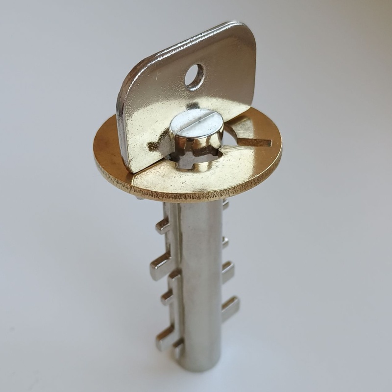 Oskar's Keymaze (metal version) by Oskar van Deventer