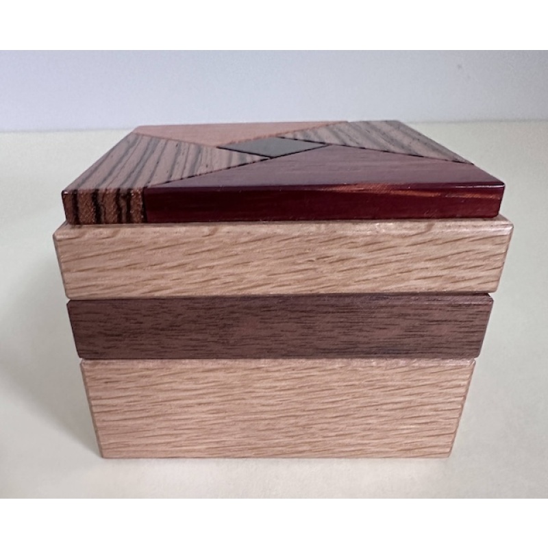 Secret Base by Iwahara (Karakuri Christmas Gift 2007)