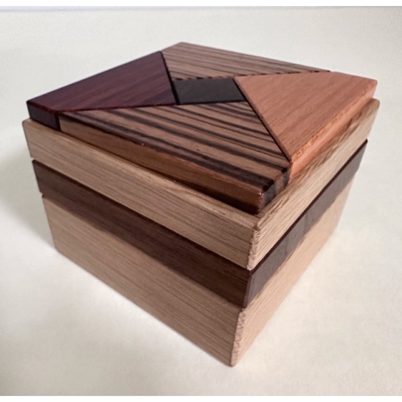 Secret Base by Iwahara (Karakuri Christmas Gift 2007)