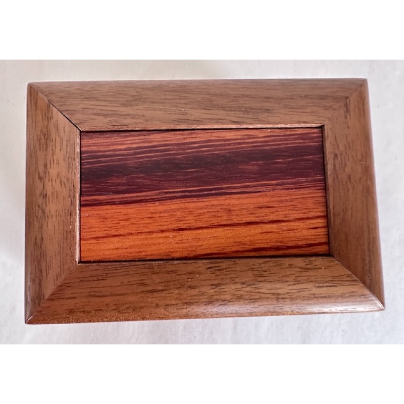Contrary Card Case Tatsuo Miyamoto Karakuri