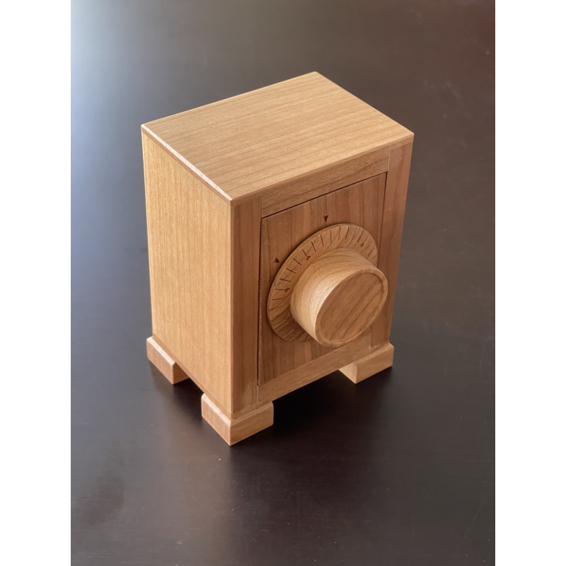 Safe Karakuri Box by Kamei