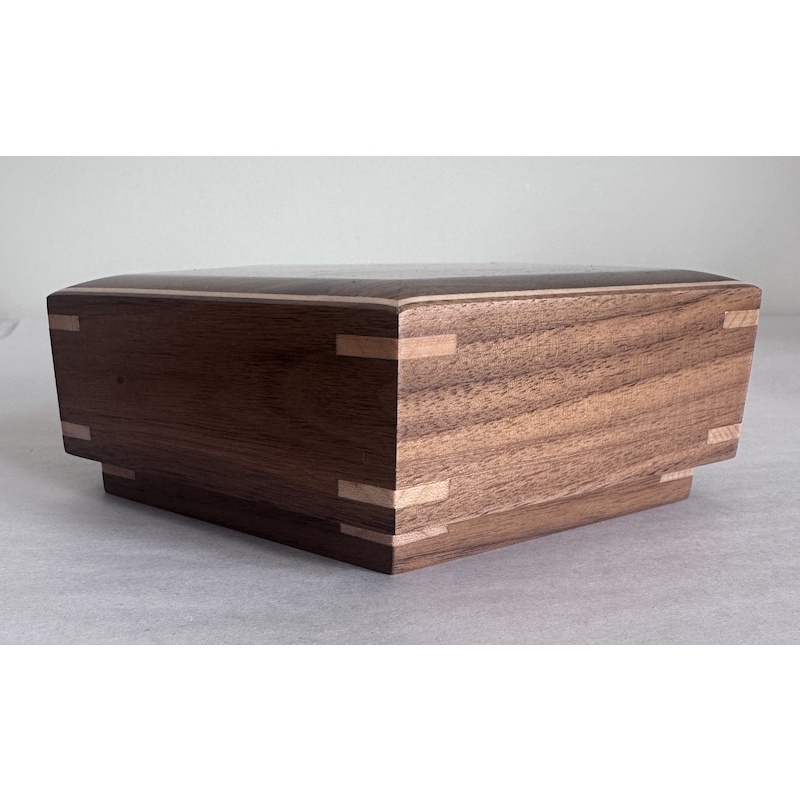 Pentagon Box designed by Akio Kamei