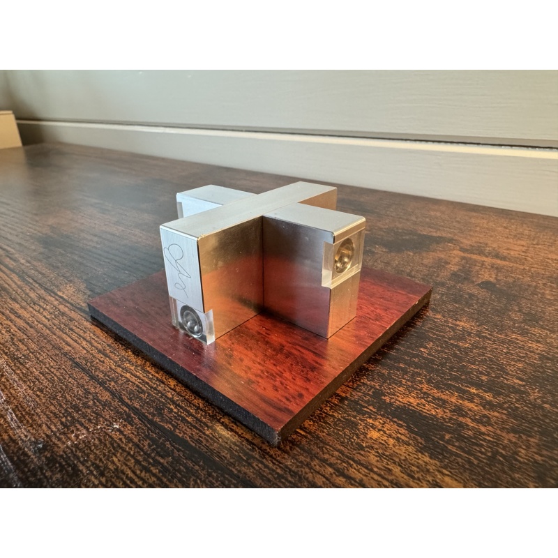 Sweta Cross Wil Strijbos