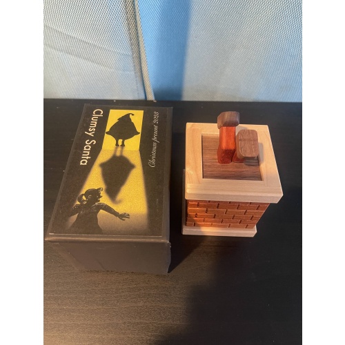 Clumsy Santa (Karakuri Christmas present)