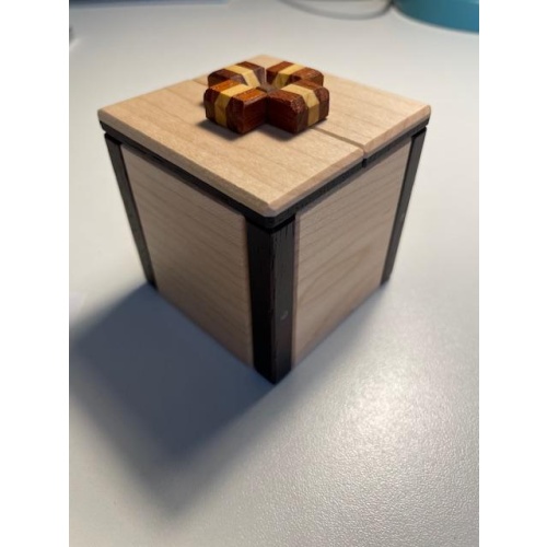 Karakuri - Reversible Box by Shou Sugimoto