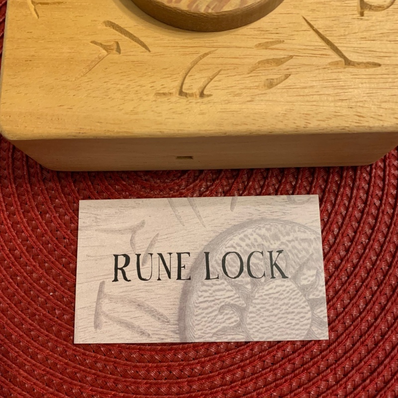 Rune Lock - Dee