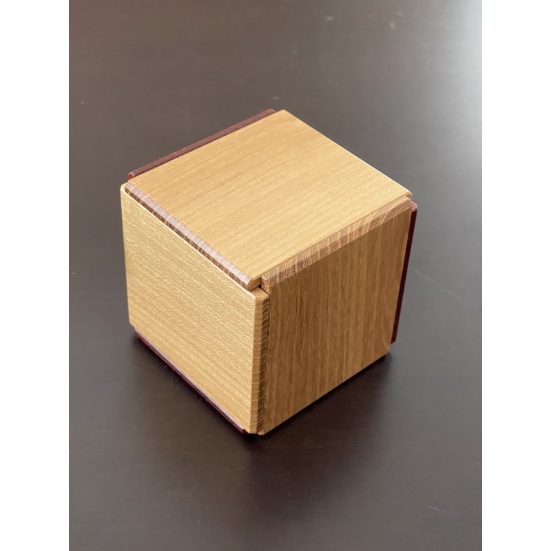 Aquarius Box (small) by Iwahara