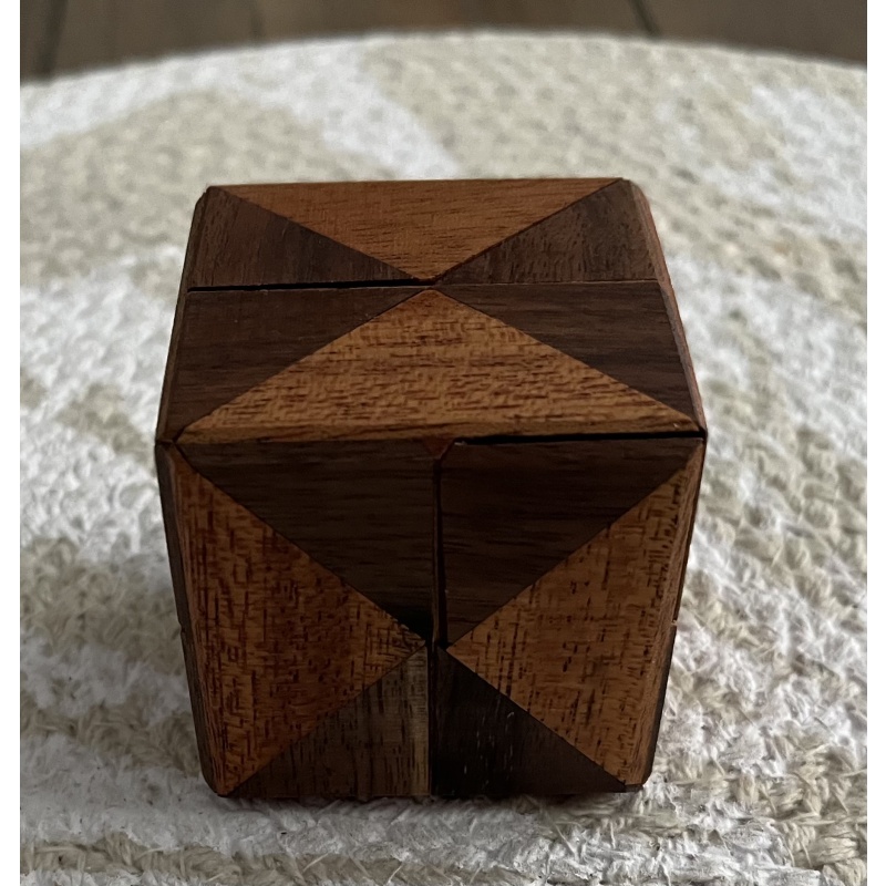 Diagonal Cube