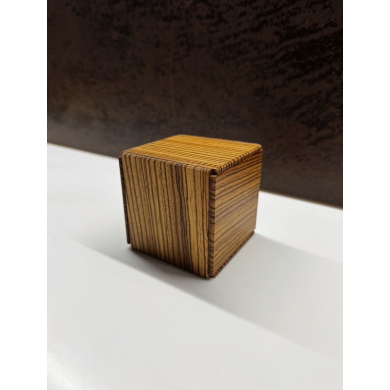 Super Cubi Puzzle Box by Hiroshi Iwahara