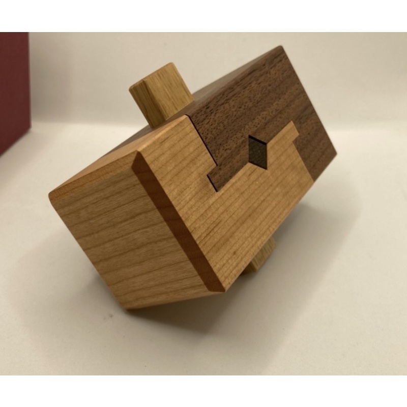 Joint 2, puzzle box by Hiroshi Iwahara (Karakuri)