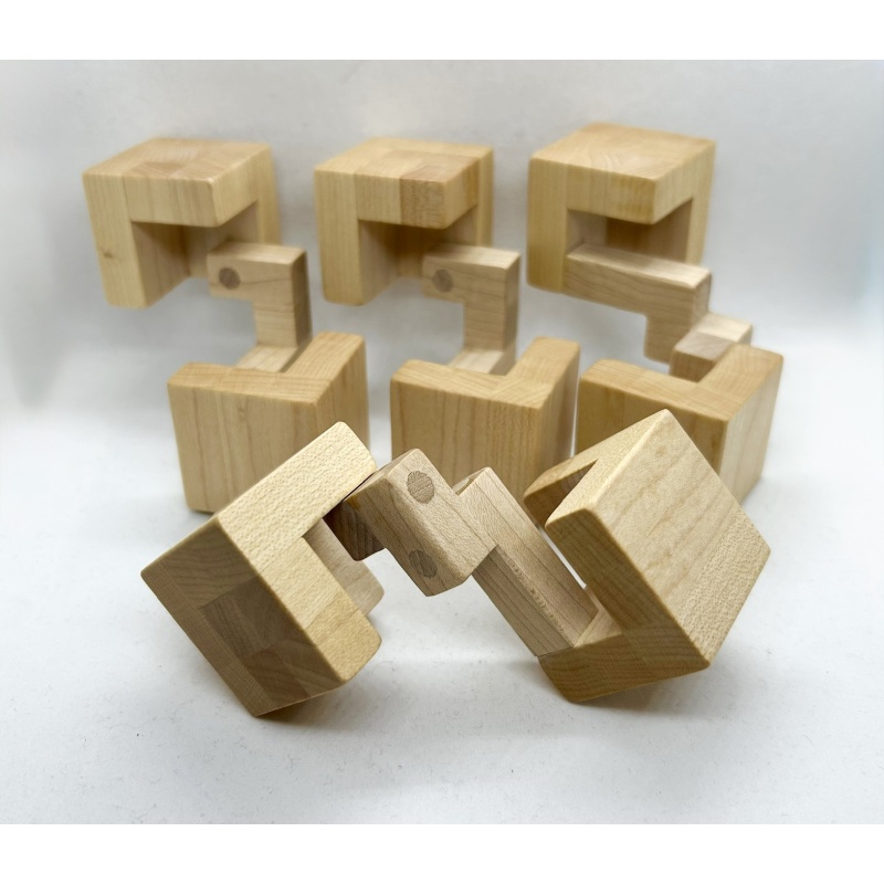 Four Piece Cube - Dic Sonneveld / Tom Lensch