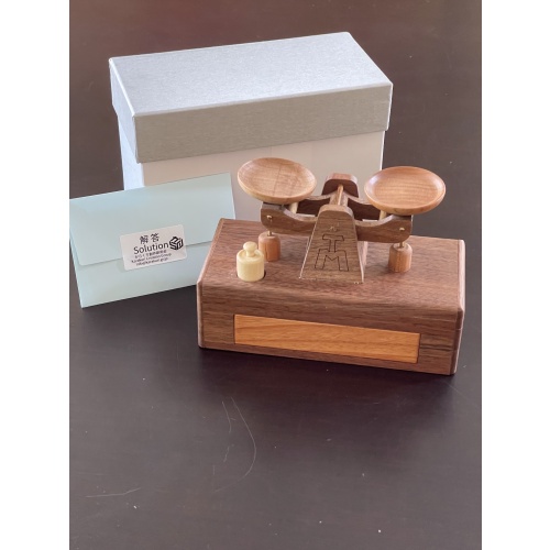 Balance Scale Karakuri Box