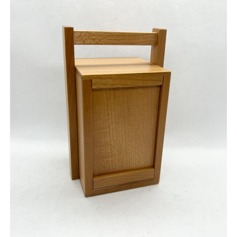 Ramen delivery box (2015) - Kyoko Hoshino (Karakuri)