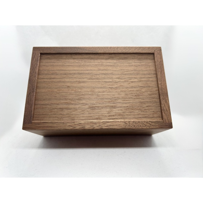 Bus Stop (2018) - Osamu Kasho (Karakuri)