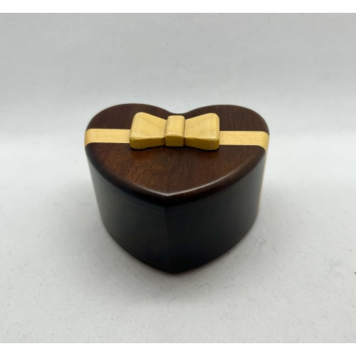 Love Box 5 (2012) - Akio Kamei (Karakuri)