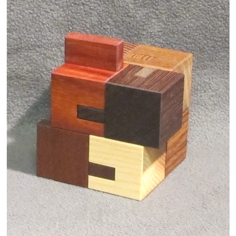 Connecting cubes - Lucie Pauwels (Pelikan)