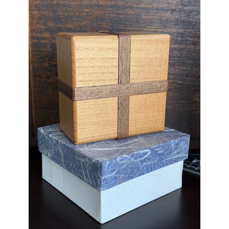 Hermit Crab Box - Shiro Tajima