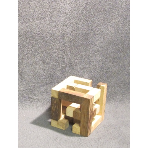 Cross-Cage by Ton Jolly (Philos)