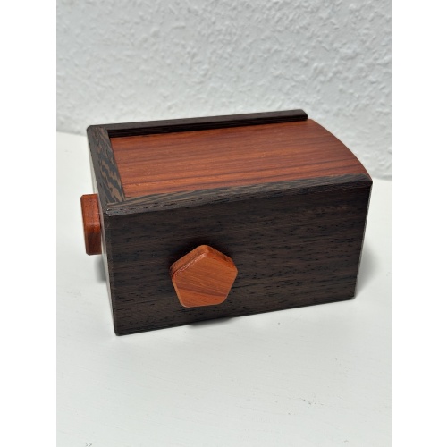 Boxed In - Dee Dixon / DEDwoodcrafts