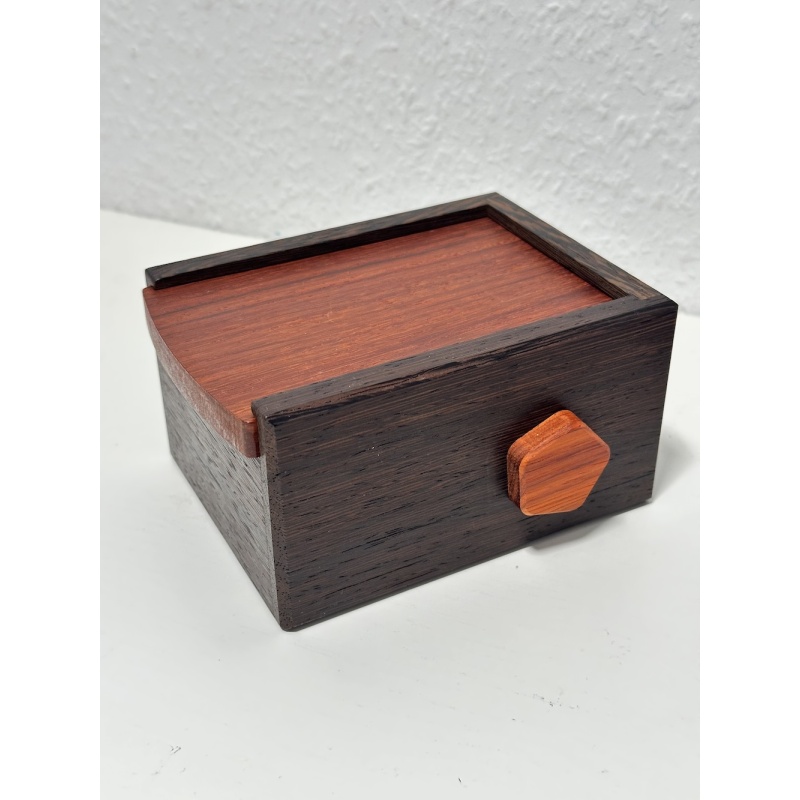 Boxed In - Dee Dixon / DEDwoodcrafts