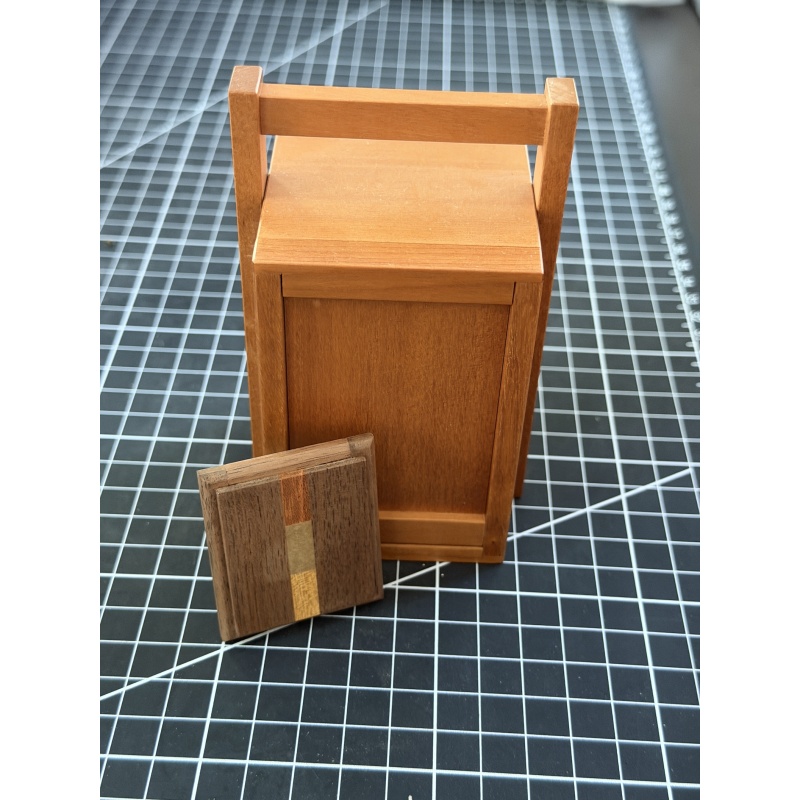 Ramen Delivery Box - Karakuri by Kyoko Hoshino