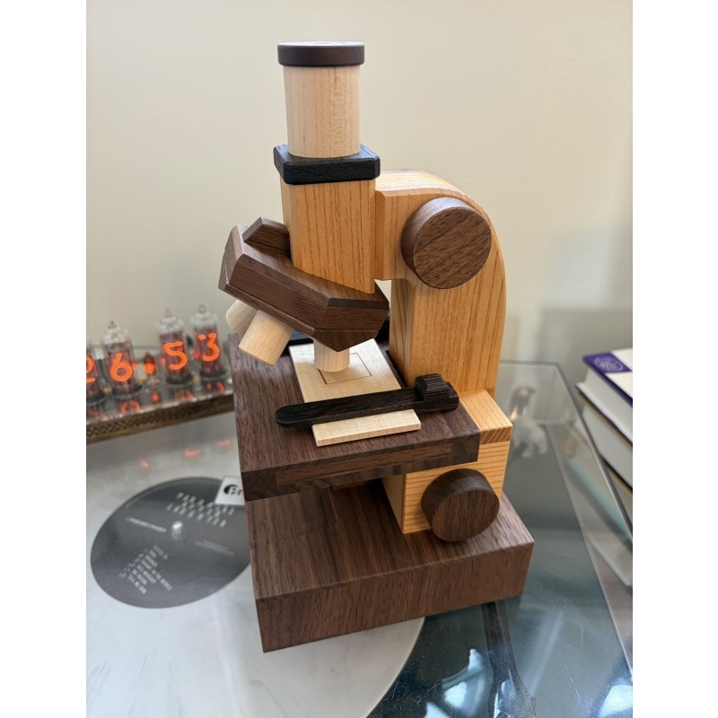 Microscope RF-86 (by Hiroshi Iwahara of KCG)