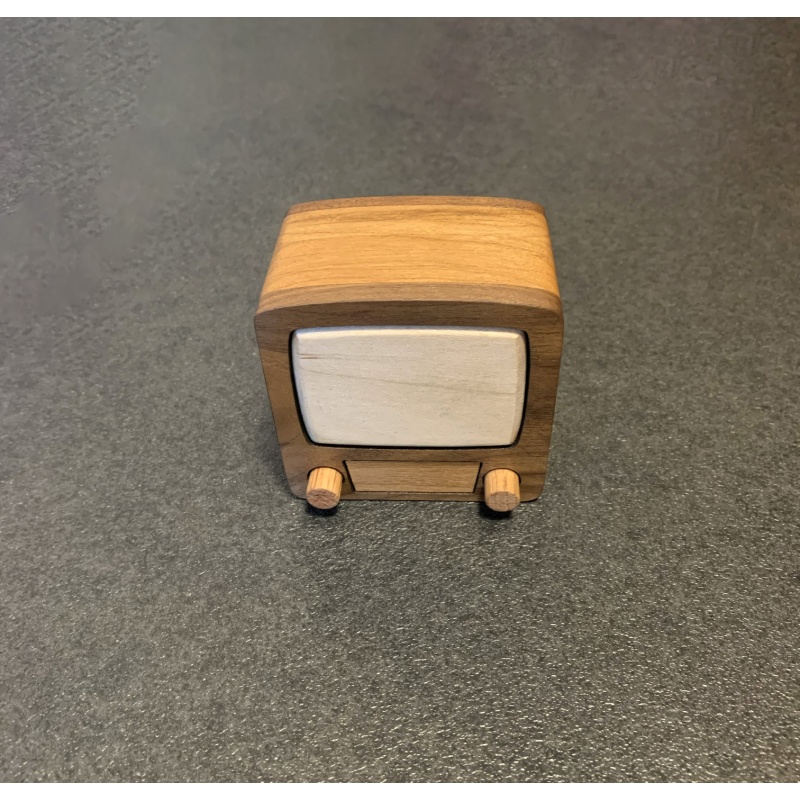 Small Screen by Tyler Williams of Beardswoodshop Co.