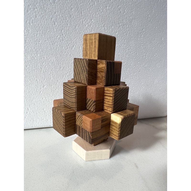 Christmas Tree (designed by Stephan Baumegger / crafted by Pelikan)
