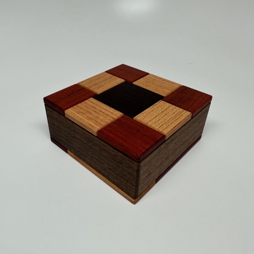 Karakuri Iwahara Christmas Present 2023