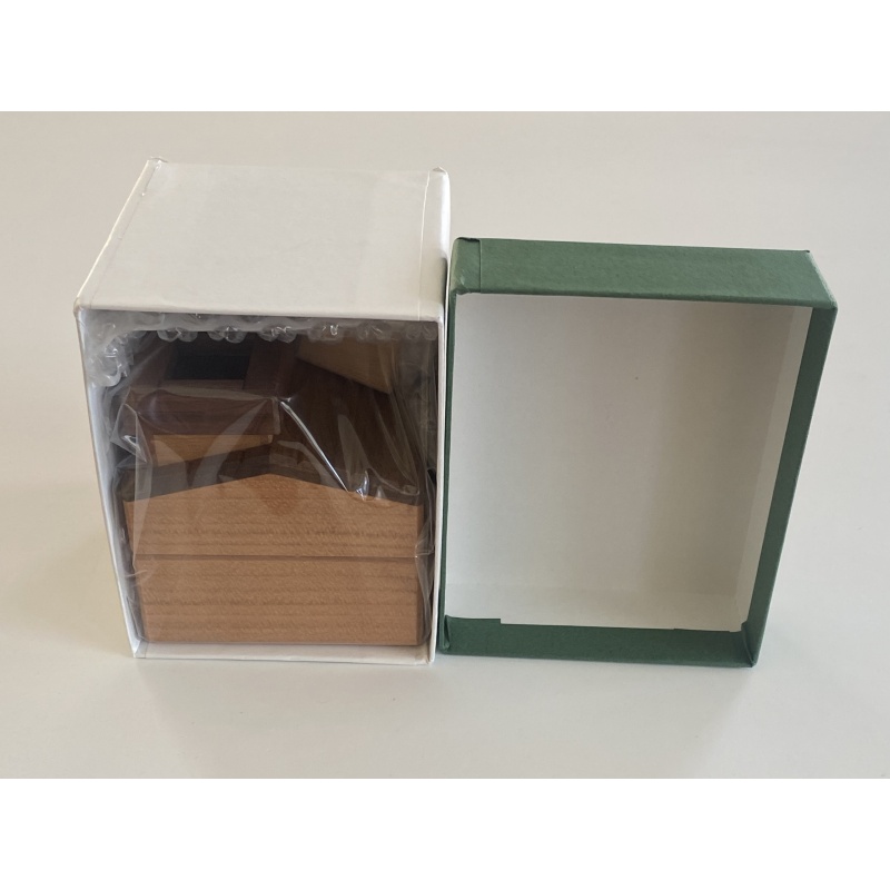 Karakuri Let's do Santa Claus Puzzle Box SS-22 UNOPENED AND UNPLAYED!