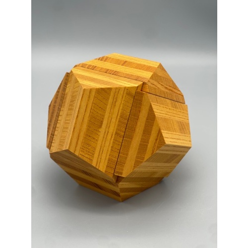 Pyramid by Kawashima (Karakuri)