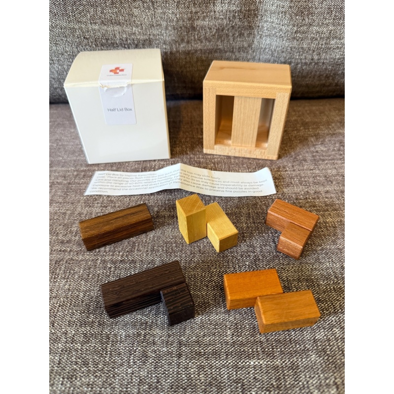 Half Lid Box (2021) by Hajime Katsumoto (1 of 10)