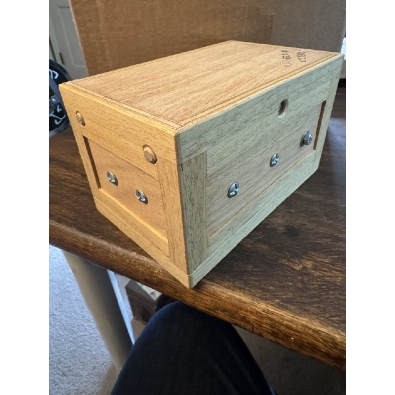RHB 2.0 - red herring box v2