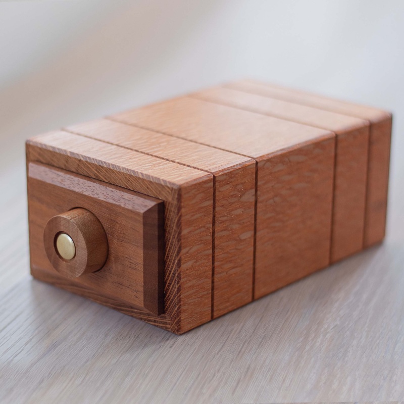 Noodling Box - Cubic Dissection