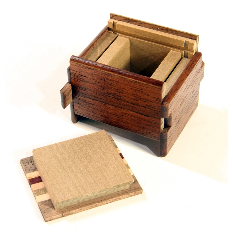 traditional Japanese box: 14-step 1.5 sun (maker & date unknown)