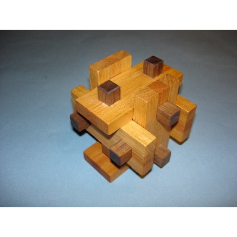 Knobbly Box by Tom Lensch