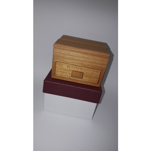 LINE SYMMETRIC TRAPS - Hiroshi Iwahara