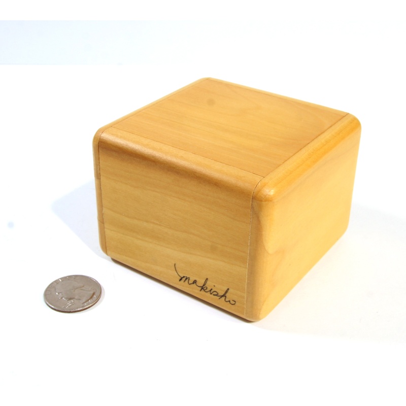 Makishi - 13-move Challenge Box (large interior) (>2011)