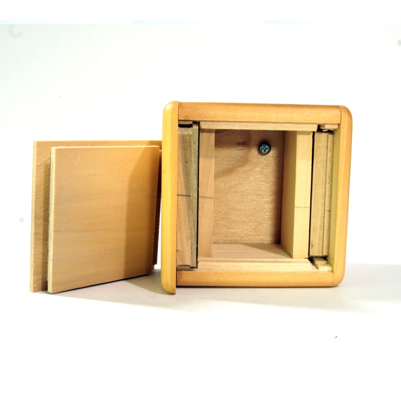 Makishi - 13-move Challenge Box (large interior) (>2011)