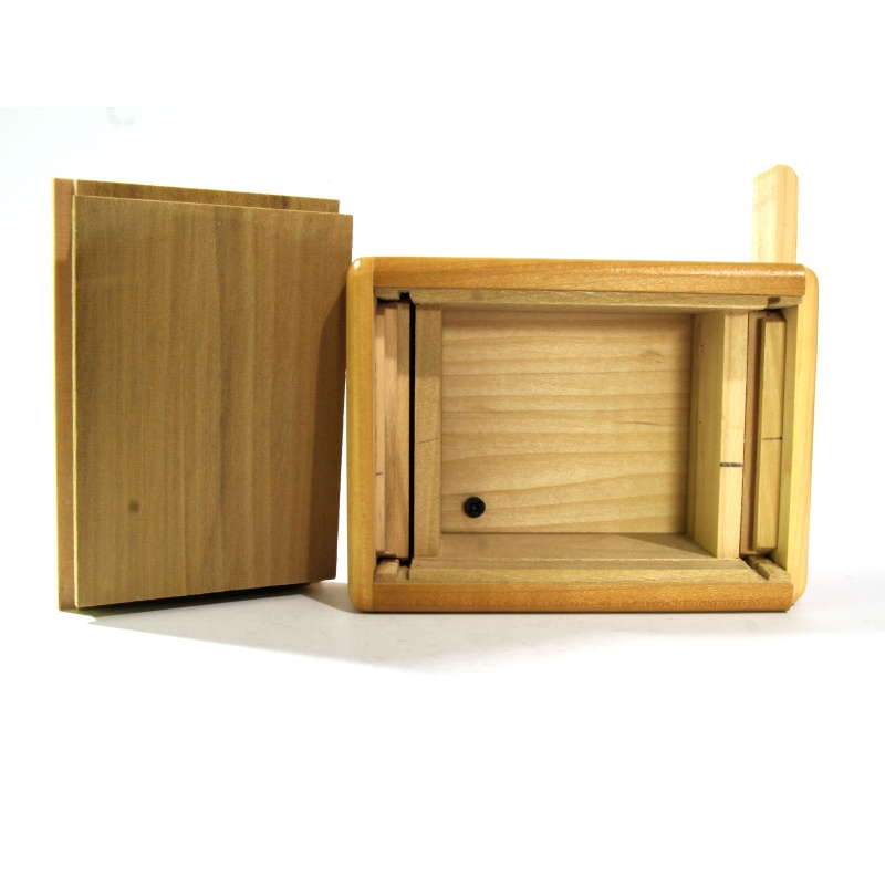 Makishi - 50-move Challenge Box (>2011)