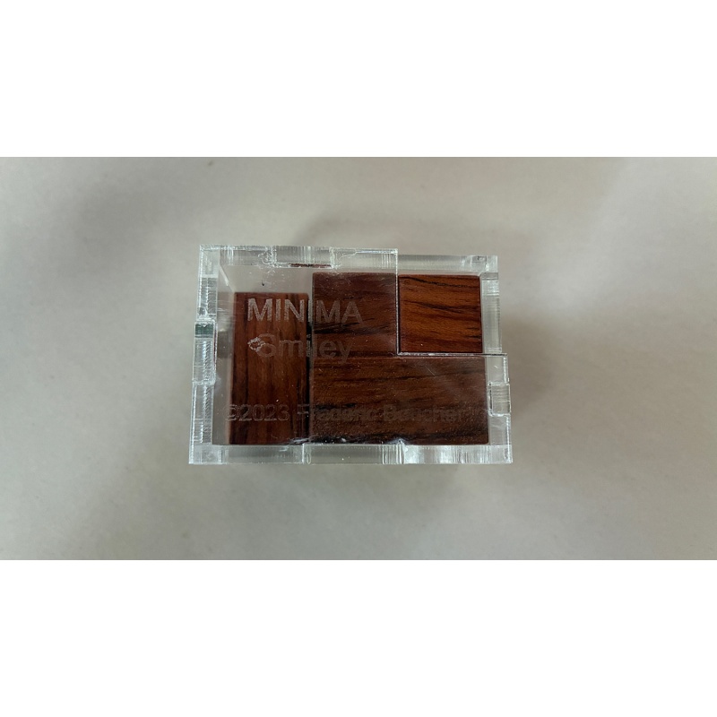 Minima Smiley by Pelikan