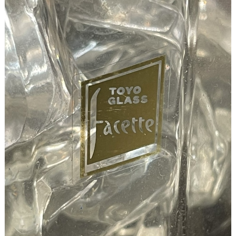 On the Rocks by Toyo Glass