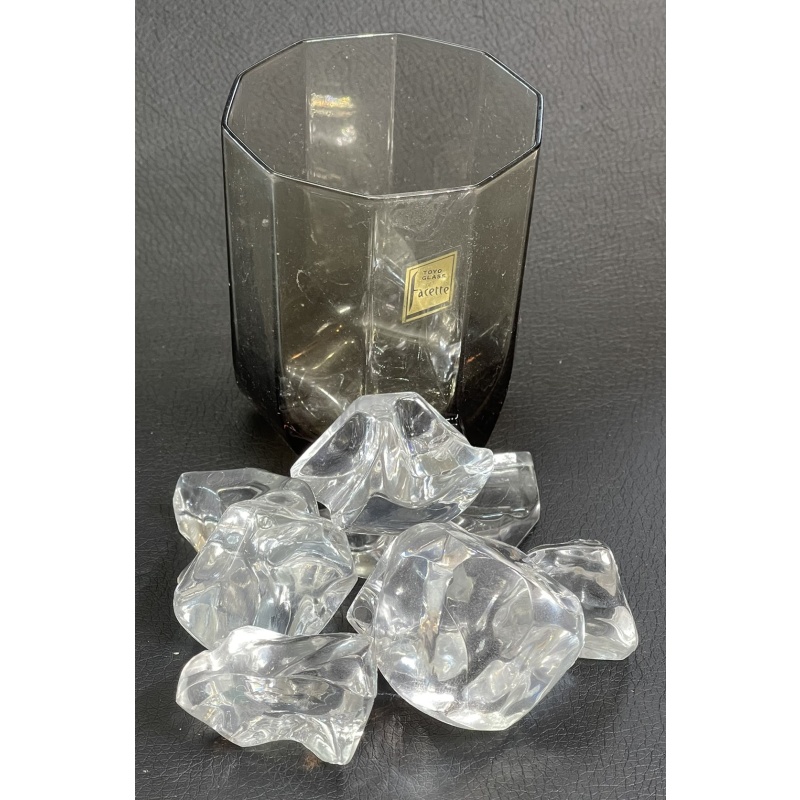 On the Rocks by Toyo Glass