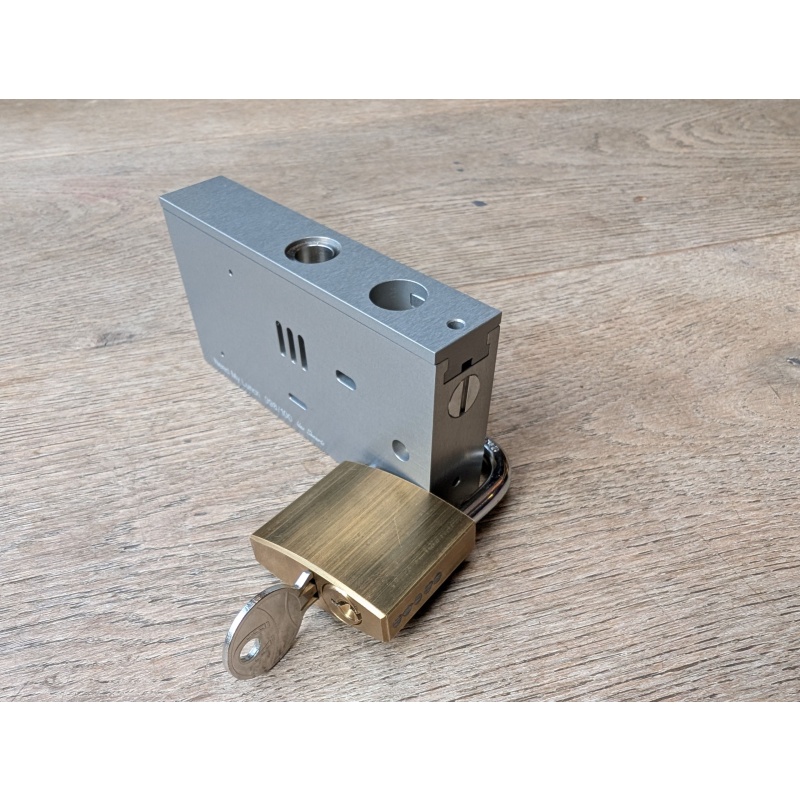 I Need My Lunch by Idan Shvartz