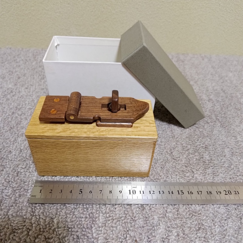 Latch Karakuri Box Tatsuo Miyamoto