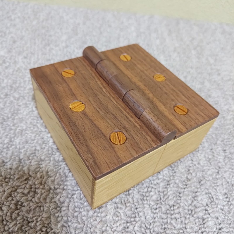 Hinge Karakuri Box Tatsuo Miyamoto