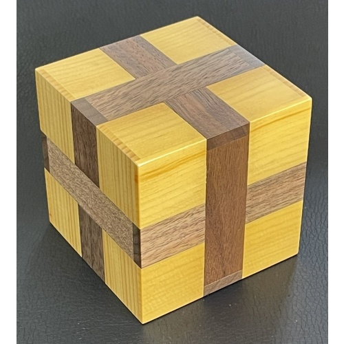 New Parcel Cube by Akio Kamei