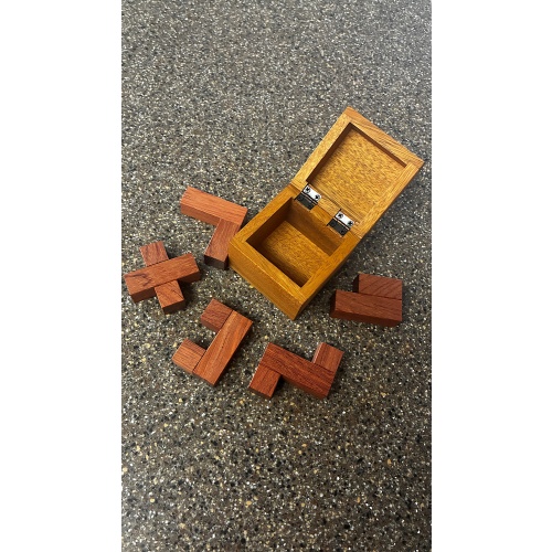 Penta In A Box by Hajime Katsumoto